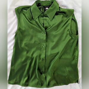 Banana Republic Green Sleeveless Button-Down Top